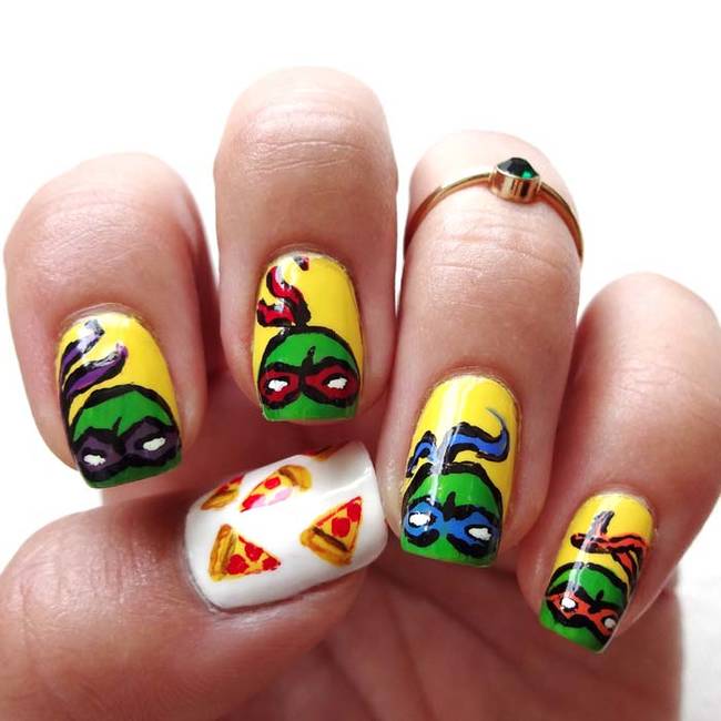 90's nostalgia fans! Check out this <i>Teenage Mutant Ninja Turtles</i> manicure.