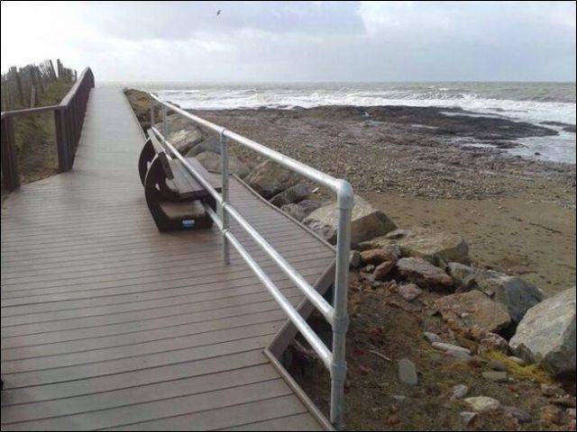 Enjoy the ocean scenery with a nice cold metal bar under your legs. Relaxing!