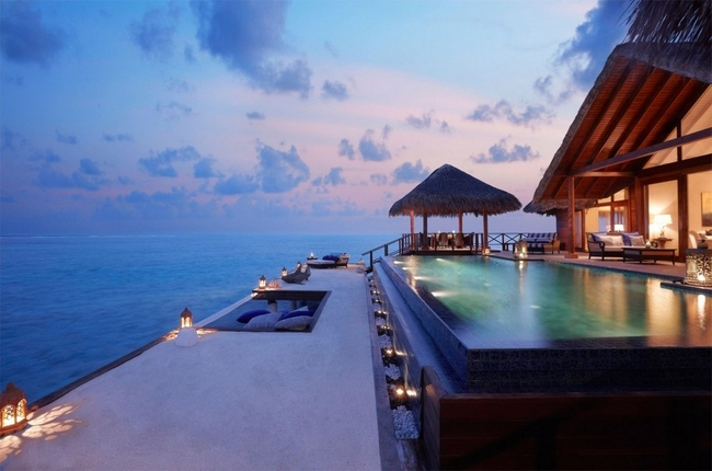 The pool with the breathtaking view.