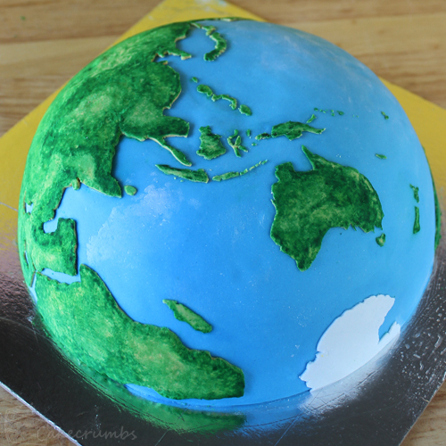 1. <a href="https://cakecrumbs.me/2013/05/24/commission-earth-structural-layer-cake/" target="_blank">Earth Cake</a>