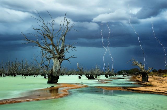 26. <a href="https://www.visitoutbacknsw.com/menindee-lakes-nsw.html" target="_blank">Lake Menindee, New South Wales, Australia</a>