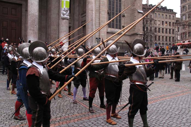 5.) Pikes: Soldiers armed with pikes may look silly, but imagine being skewered upon these sharp lances from 10' away, unable to attack your foes.