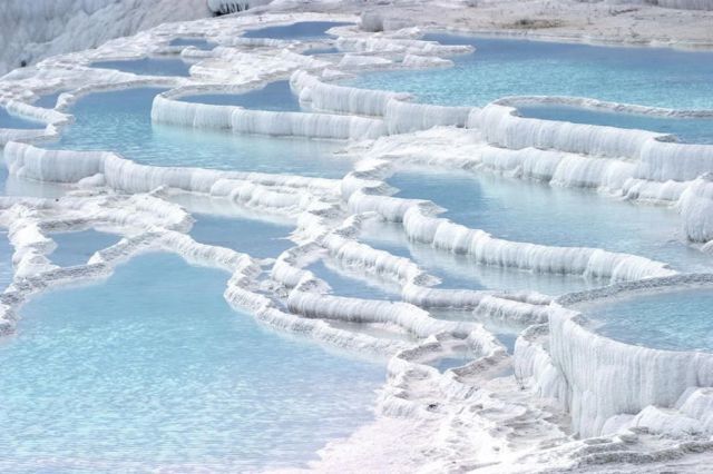 6. <a href="https://www.tripadvisor.com/Attraction_Review-g297992-d306348-Reviews-Pamukkale_Thermal_Pools-Pamukkale.html" target="_blank">Pamukkale Hot Springs, Turkey</a>