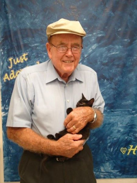 This kitty with its Grandpa.