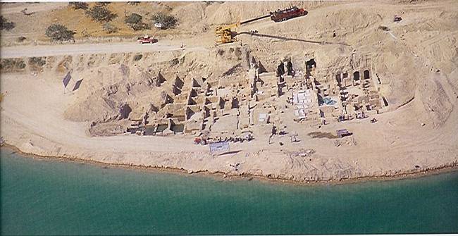 An aerial view of the excavation.