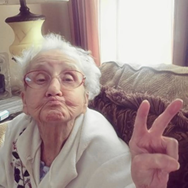 9.) Grammy knows how to pull off epic Duck Face.