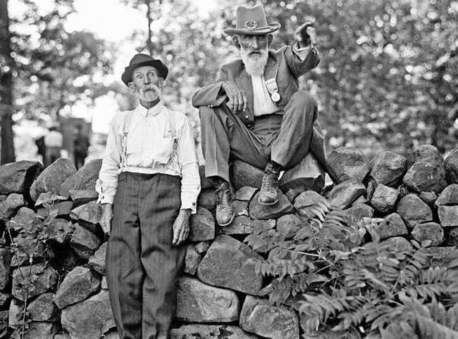 7.) Reunion of veterans from the Battle of Gettysburg in 1913.