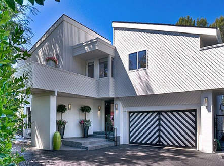 This house is the location of the Janet Leigh murder in the movie Psycho. It is a beautiful house that includes a pool and a small strings section that plays repeating discordant chords every time you open the shower.  That'll be $3,950,000, please.