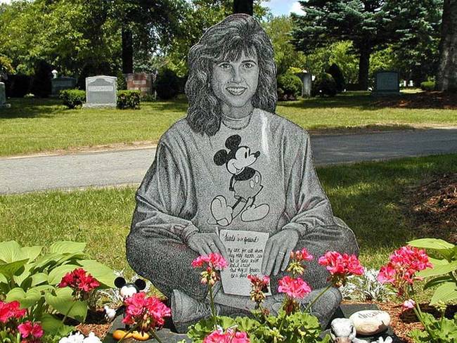 This woman really loved her Micky Mouse.