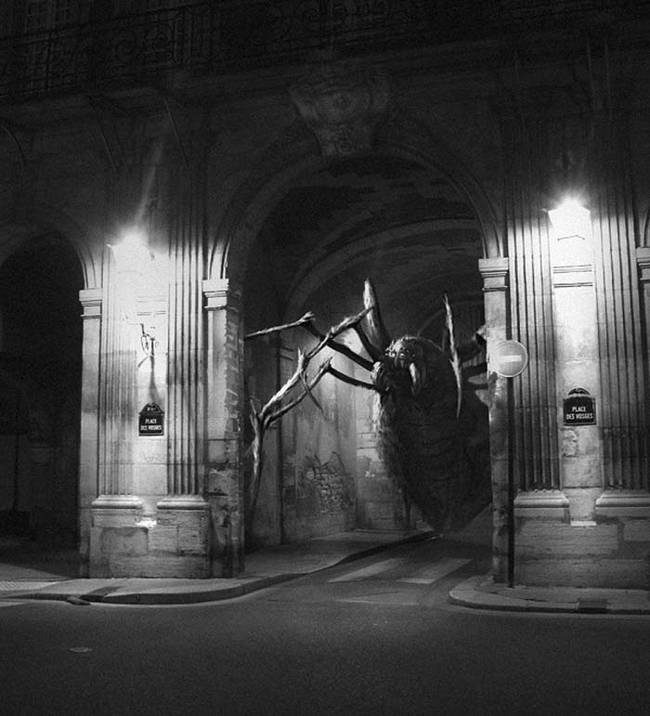 <i>Spider</i> at the Place des Vosges.