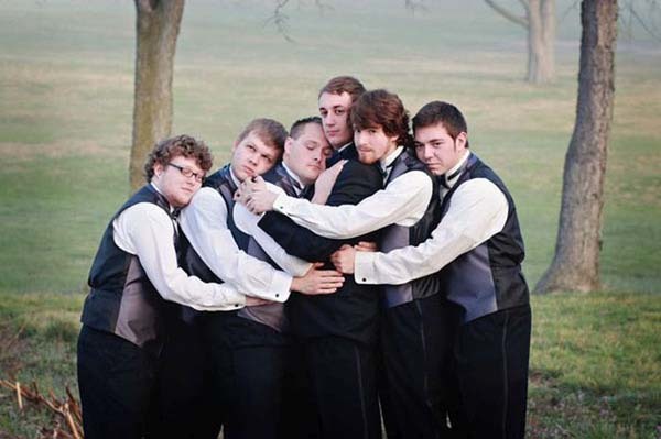 19.) GROUP HUG, GUYS!