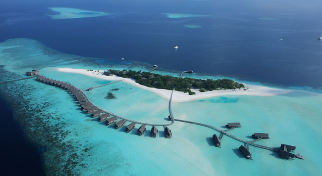 6.) <a href="https://www.comohotels.com/cocoaisland" target="_blank">Coco Island Hotel, Kaafu Atoll, Maldives</a>