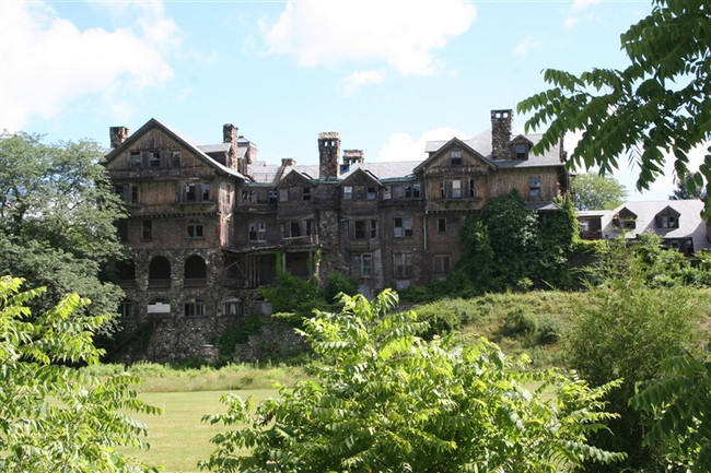 Bennett College, abandoned in 1978.