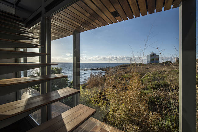 Overall, Amchit Residence is a stunning example of marrying a piece of architecture with a natural environment.