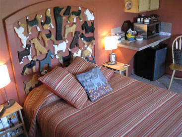 This hotel doubles as Idaho's most popular roadside attraction. Husband and wife team Dennis and Frances own this four-legged inn and made the money to build it by selling chainsaw-carved wooden sculptures (of dogs, of course). They then decided to open this bed and breakfast. It only offers two rooms, but breakfast is free and guests get dog-shaped cookies on their pillows. The beagle structure that houses the rooms is named "Sweet Willy" and has the distinction of being the world's largest beagle.