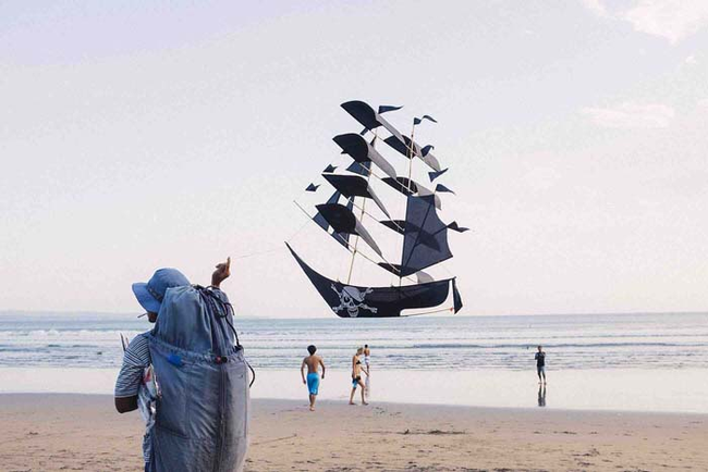 Watch out! The pirates are attacking. Or wait...nah never mind, it's just a kite.