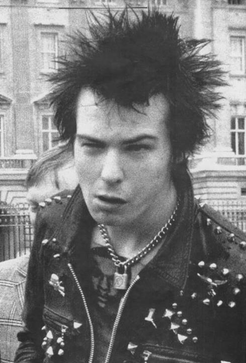 25. Sid Vicious: Punk rocker Sid Vicious had a notoriously tempestuous relationship with his girlfriend Nancy Spungeon who was found stabbed to death in the hotel room they shared. He died of a drug overdose before the trial could begin.