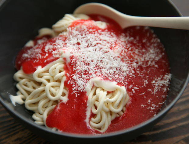 2.) Spaghettieis - aka Ice Cream Spaghetti