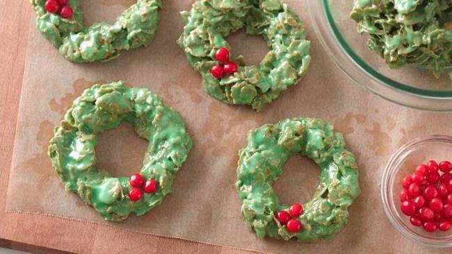 12.) No-Bake Christmas Wreath Cookies