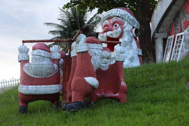 Included in those plans was a specific section of the park that  was going to be all about Santa Claus. This was because the owner of the park Antonio Albano Reis was a huge fan of Santa Claus.