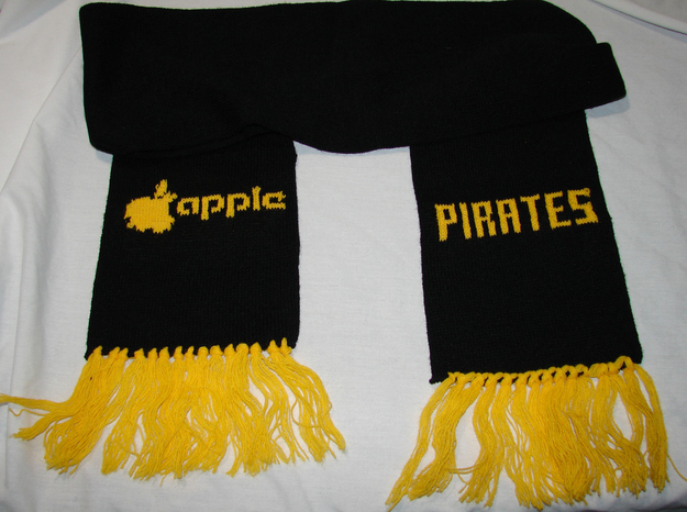 8.) Apple Pittsburgh Pirates Scarf