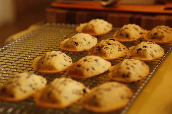 Potingall cakes, when baked, are like madeleines, and include white wine and currants.