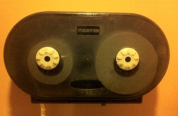 What a peeping toilet paper dispenser.