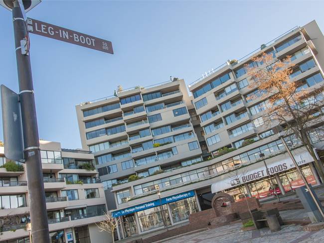 In 1887, a leg washed ashore of a plaza in Vancouver, Canada. Based on the carnage, police estimated that the owner of the leg had been attacked by a cougar down the way. For some reason, they decided to display the leg in the square, just in case the owner came looking for it, hence the name Leg-In-Boot Square.