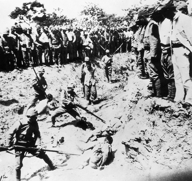 Chinese prisoners used as live targets for bayonet practice, 1938