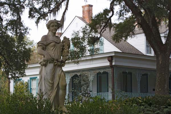 7.) Chloe at the Myrtle Plantation: There are at least 12 ghosts at Louisiana’s Myrtles Plantation. The most infamous is Chloe, a slave owned by Clark and Sara Woodruff. Her ear was cut off for eavesdropping and forced to be a mistress. In revenge, Chloe baked a birthday cake poisoned with extract of oleander leaves, which killed Sara and her two daughters. Chloe was found guilty and hanged.