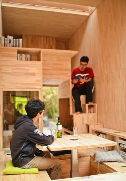 There's a collapsible table where you can sit and have a drink or a meal with friends.