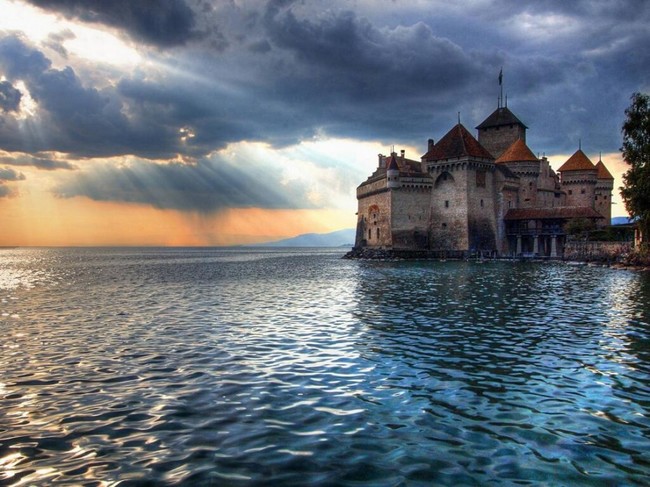 3.) Château de Chillon, Switzerland. Situated on the shore of Lake Geneva, parts of this castle date back to as far as 1005.