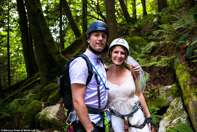 Bride Jamie Alperin, 29, and groom David Lamb, 33, have a unique interest. They're both extreme climbers.