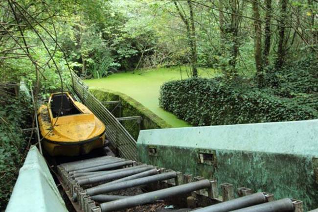 Spreepark began its life as Kulturpark Plänterwald in 1969 East Germany.