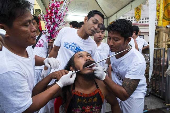 The festival lasts nine days every year until November 1st. This is actually the second vegetarian festival to take place this year.