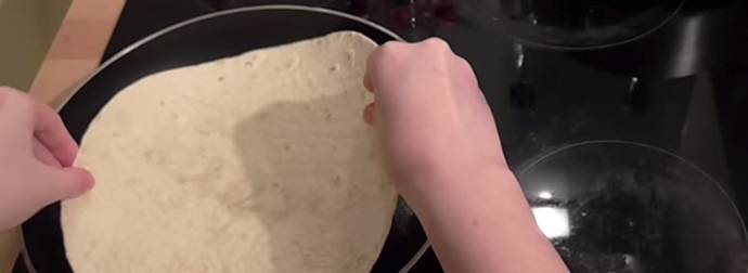 This Is How You Make The Best Pizza Possible On A Tight Budget…Genius