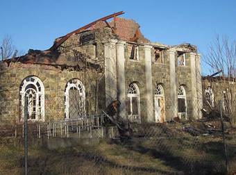 This Creepy, Abandoned Mental Asylum Is Hiding Just Outside Of New York City