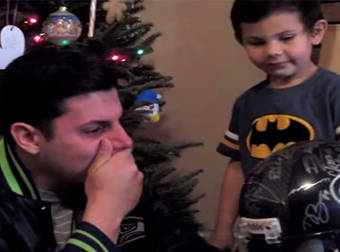 Father Recieves An Amazing Christmas Gift From His Favorite Football Team