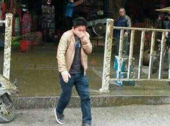 These Innocent Bystanders In China Found Themselves In A Stinky Situation