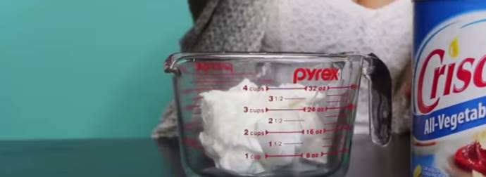 She Scooped Crisco Into A Bowl And Made Something You Won’t See Coming