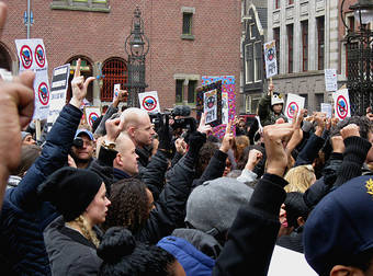 The Uncomfortable Story Of Zwarte Piet, The Most Racist Christmas Tradition