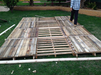 These Guys Built Their Very Own Pontoon Raft Using Wood Pallets