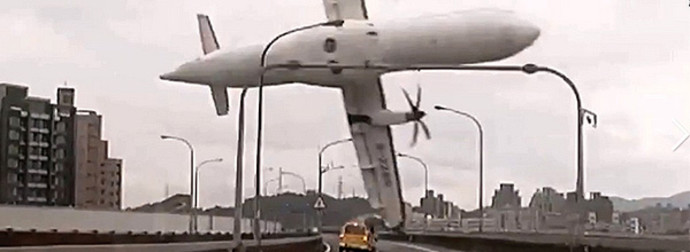 A Dashcam Captured A Plane Crash That Sent A Horrifying Shock Down My Spine