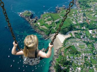 These 15 Unique Swings Give The Most Thrilling Views From Around World