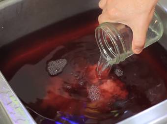 The Crazy-Cool Things You Can Do With Vinegar That You Didn’t Know About