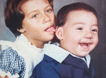 These 14 Awkward Family Photoshoots Will Make You Cringe For Hours