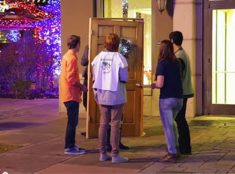 A Capella Group Surprises People With A Christmas Caroling Flash Mob