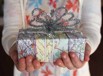 Make Gorgeous And Unique Holiday Gifts With These 15 DIY Wrapping Paper Ideas