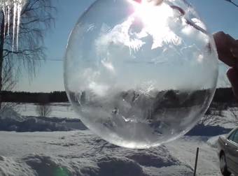 Blowing Bubbles In The Cold Seems Impossible…But The Results Are Incredible